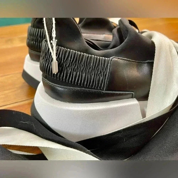 Loretta Pettinari Italy | Women’s 7.5 | Black & White Ribbon Sneaker | No Tie - Picture 3 of 8